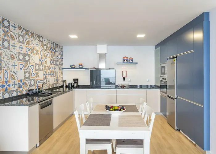 Goncalves * Arco da Calheta (Madeira)